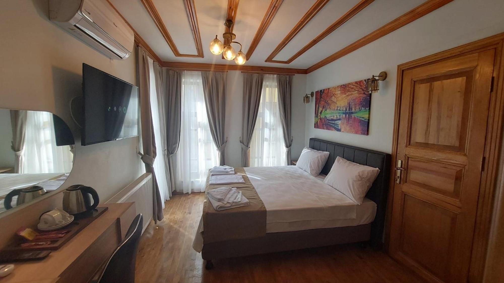 B&B Fevzi Pasa & *